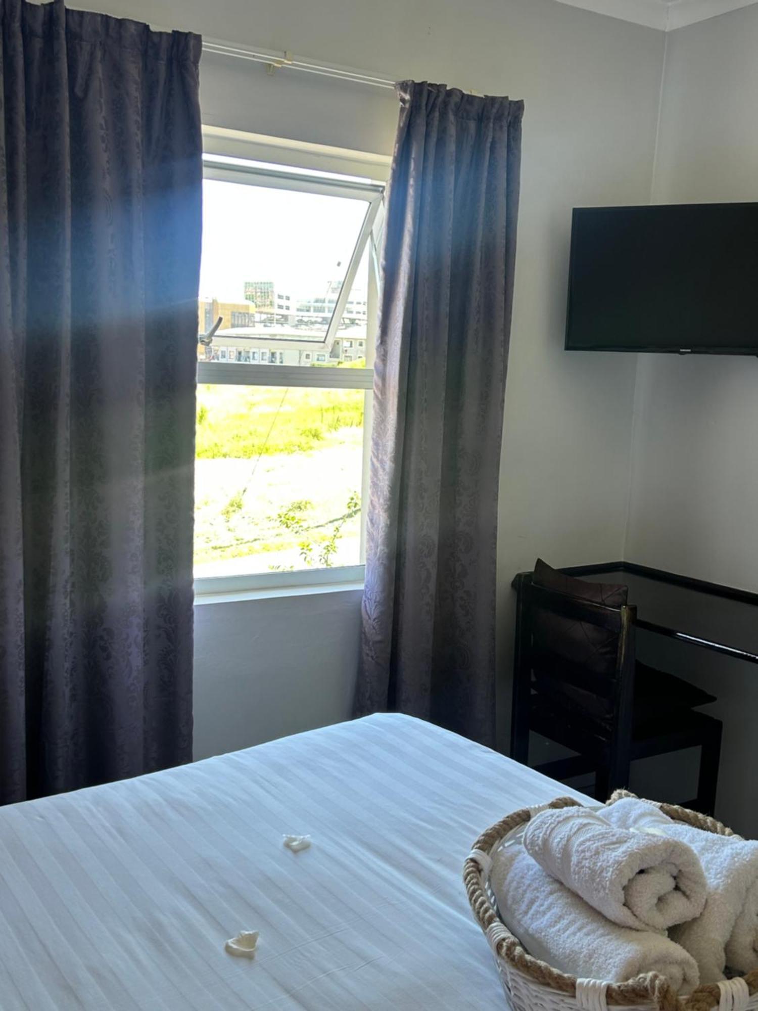 Skyfly Bed & Breakfast Manzini Eksteriør billede